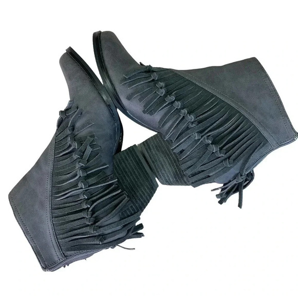 Sbicca Vintage Collection Women's Gray Fringe Ankle Boots Size 7 Faux Leather - Picture 6 of 16